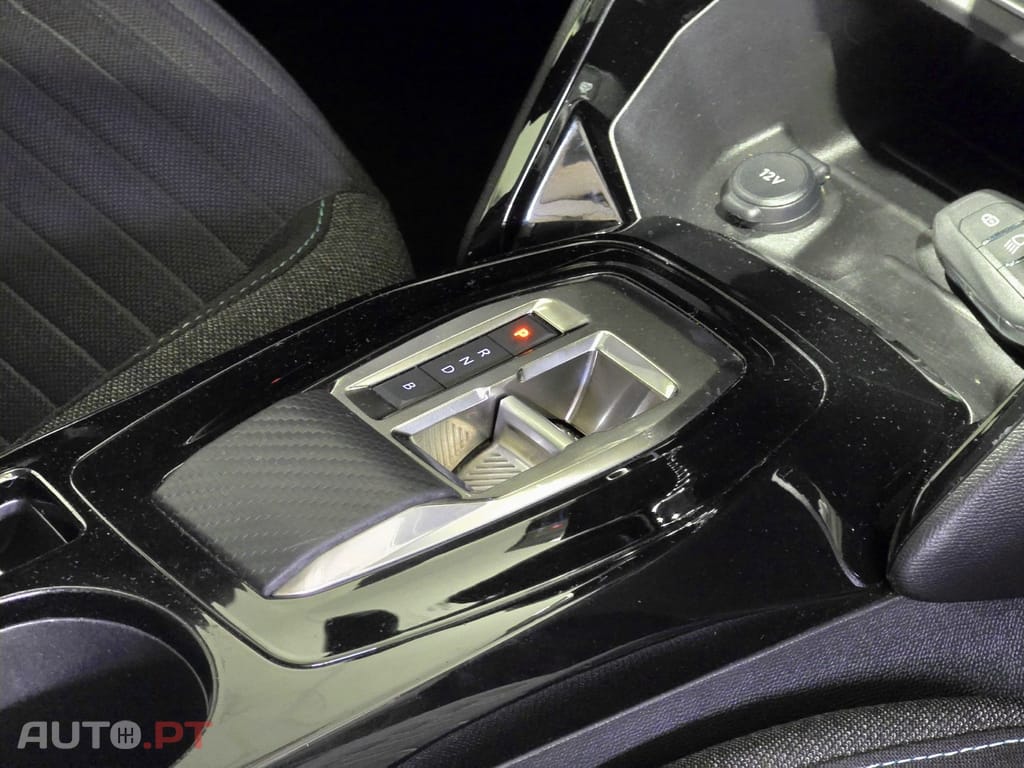 Peugeot E-208 50 kWh Style