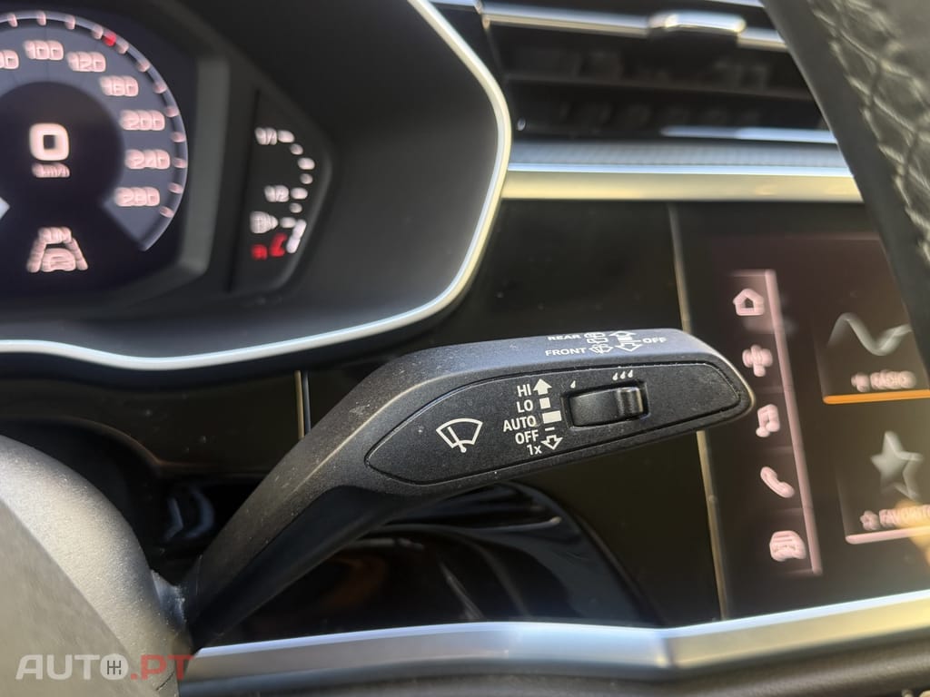 Audi Q3 45 TFSIe S line S tronic