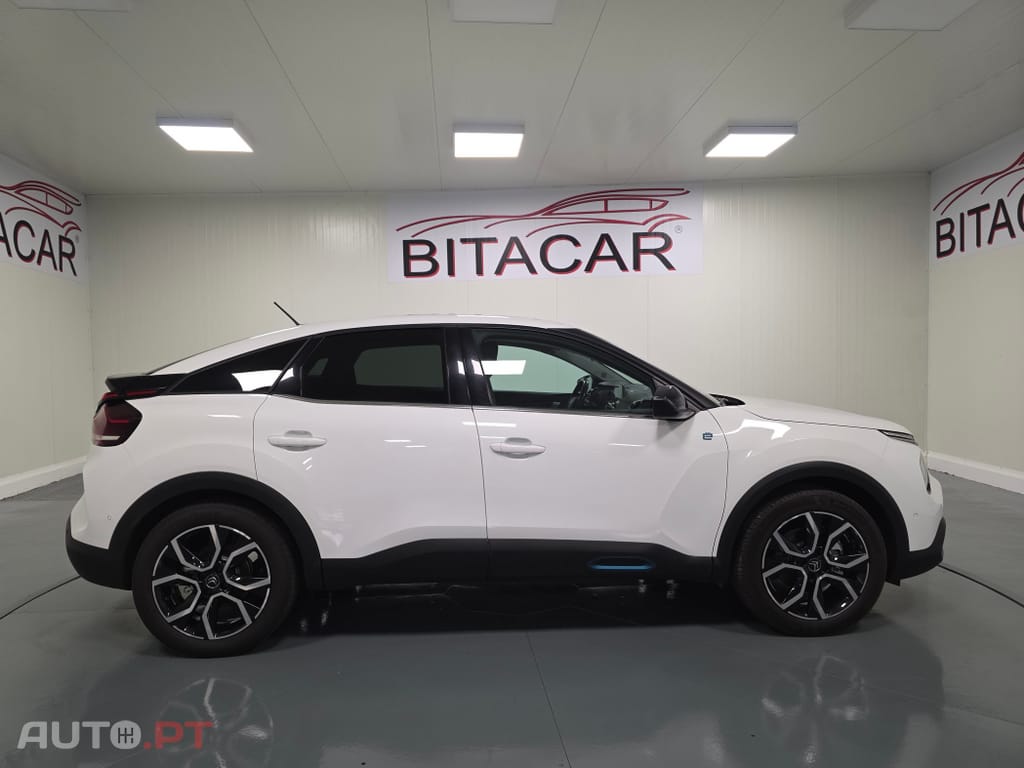 Citroën e-C4 50 kWh Shine — fotografia 69