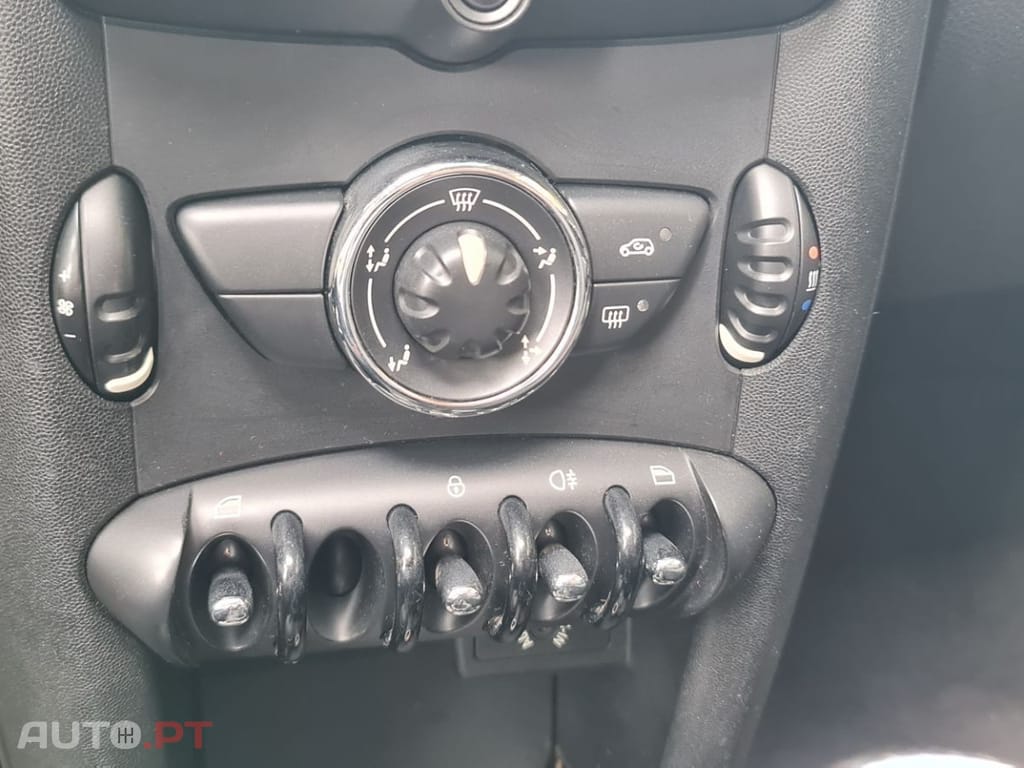 MINI Cooper Cooper D