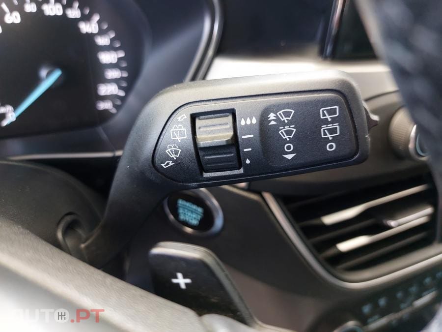 Ford Focus 1.5 TDCi ECOBlue Titanium Aut. — fotografia 16