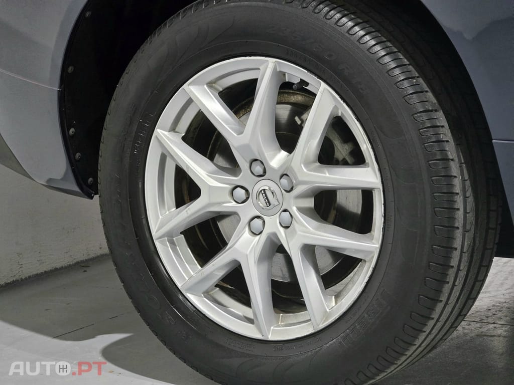 Volvo XC60 2.0 T8 PHEV Momentum AWD