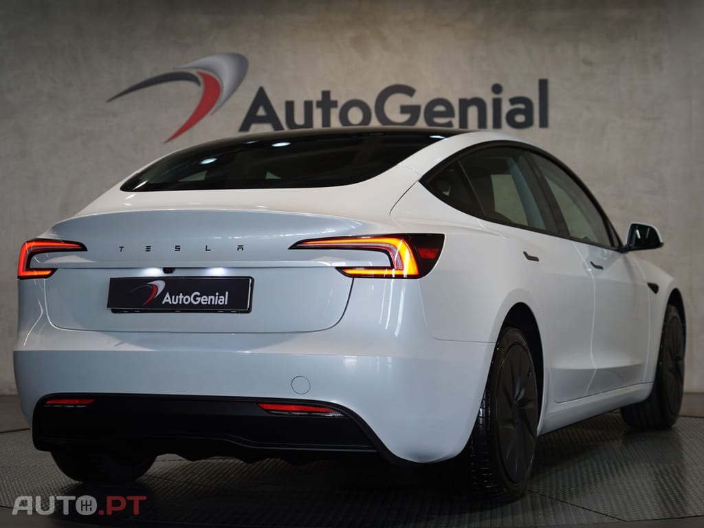 Tesla Model 3 Tração Traseira