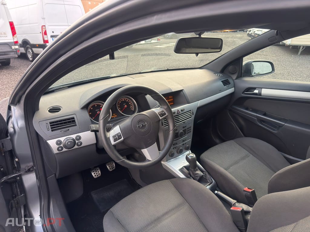 Opel Astra GTC 1.3 CDTi
