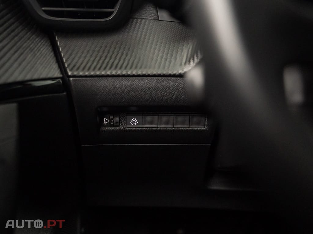 Peugeot E-2008 50 kWh Allure Pack
