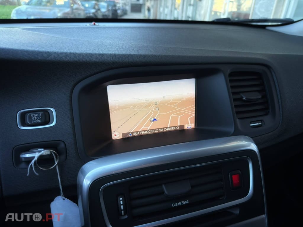 Volvo V60 2.0 D2 Momentum Drive