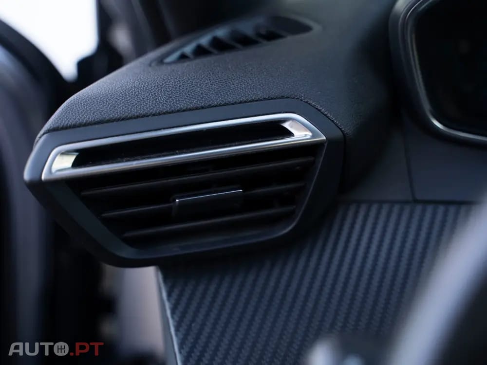 Peugeot E-2008 50 kWh GT Pack