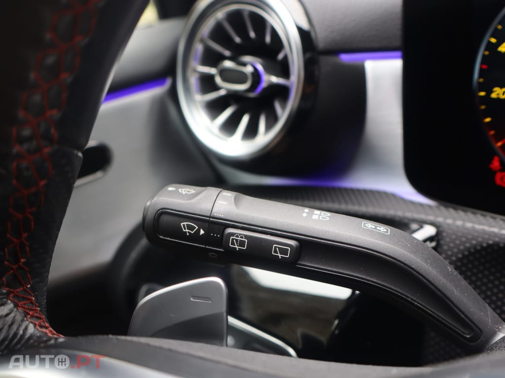 Mercedes-Benz A 250 e AMG Line