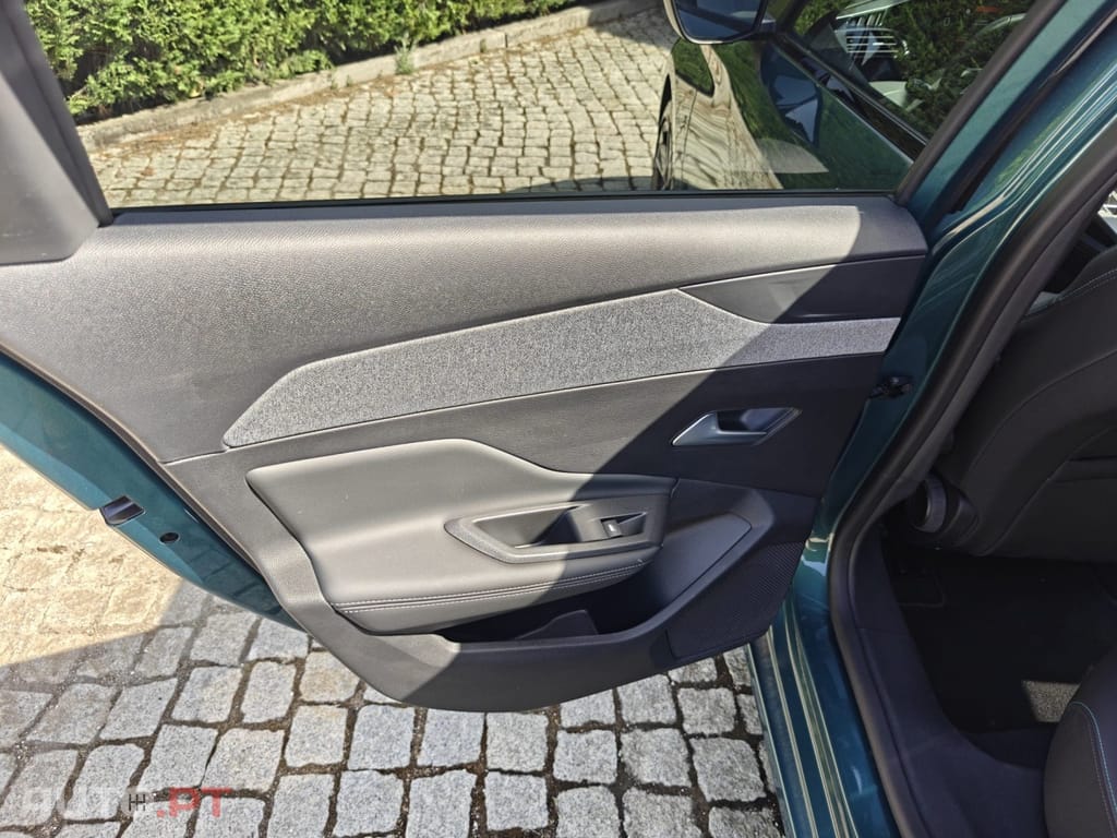 Peugeot 308 SW 1.2 PureTech Allure Full LED EAT8
