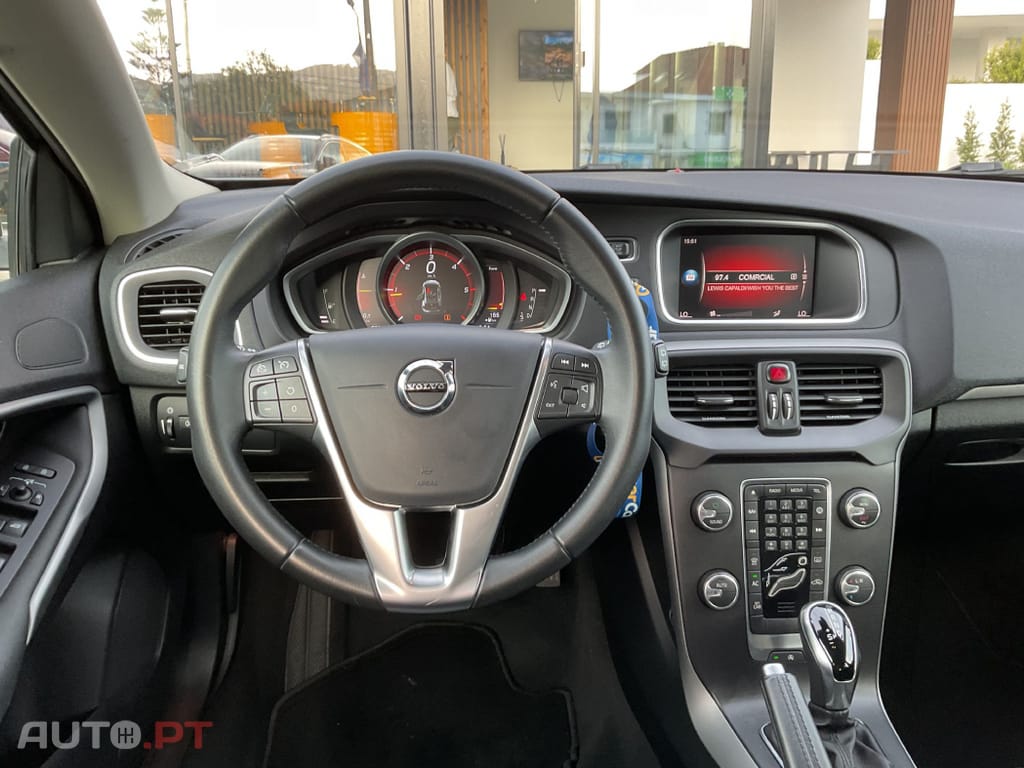 Volvo V40 2.0 D2 Momentum Geartronic