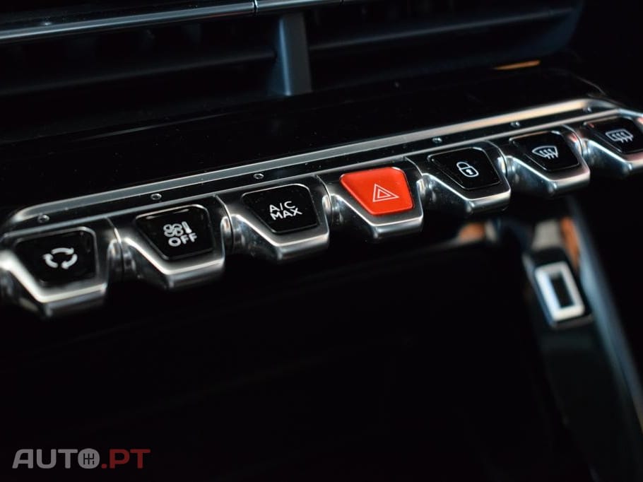 Peugeot E-208 50 kWh Active