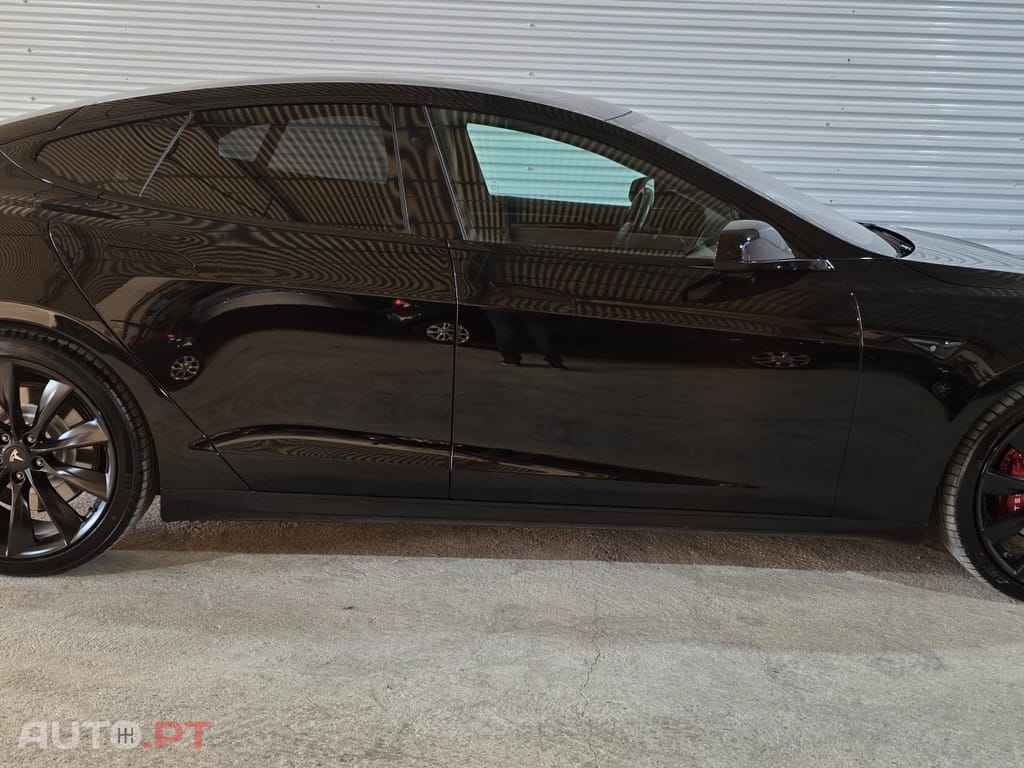 Tesla Model S 100 kWh Long Range Plus AWD
