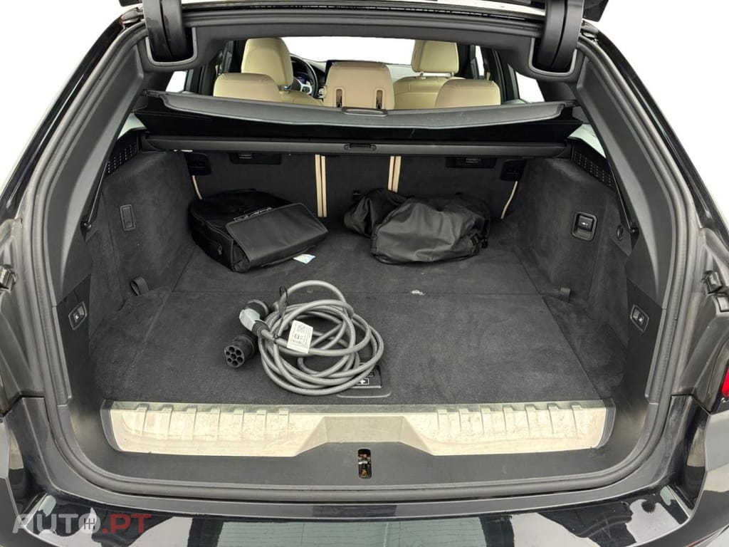 BMW 530 e Pack Desportivo M
