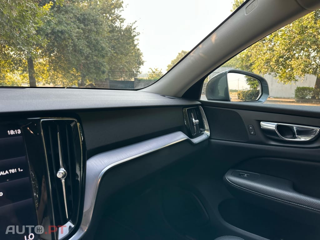 Volvo V60 2.0 D3 R-Design Geartronic