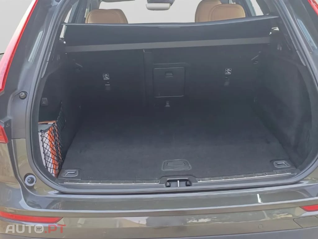 Volvo XC60 2.0 T8 PHEV Momentum AWD