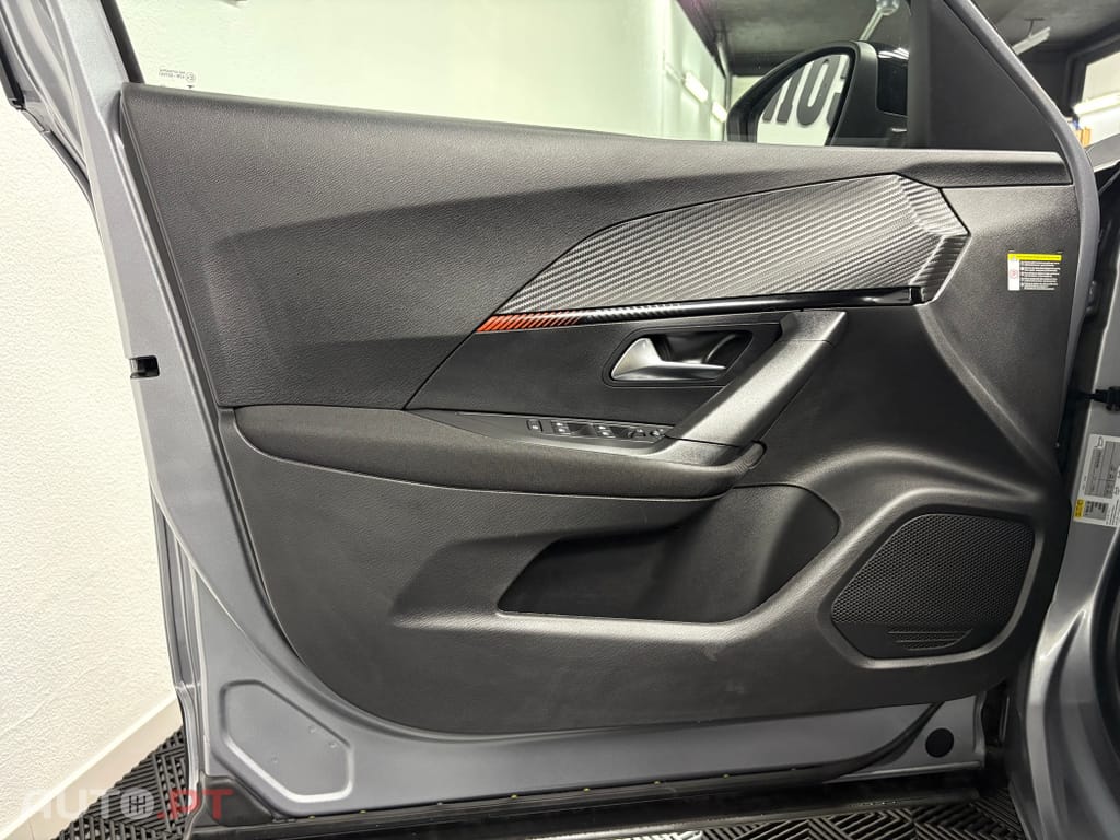 Peugeot 2008 1.2 PureTech Active Pack EAT8