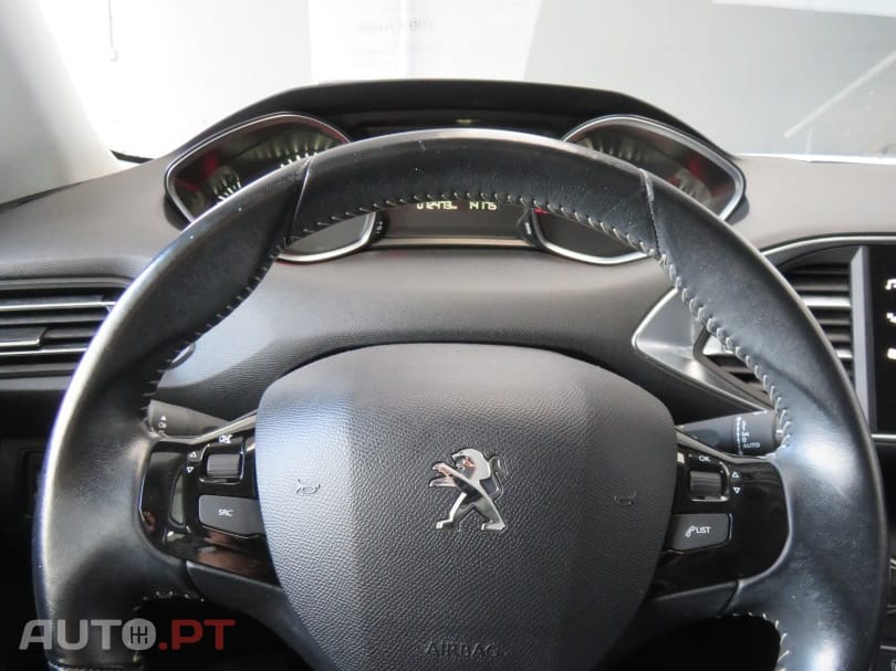 Peugeot 308 1.5 BlueHDi Business Line