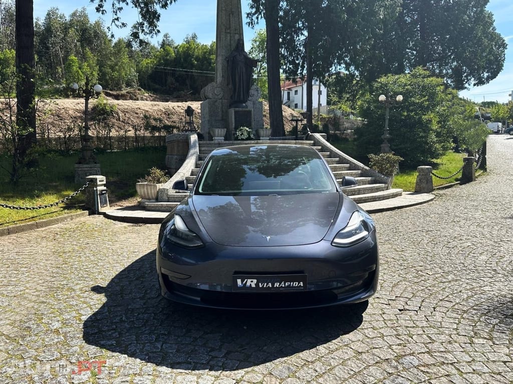 Tesla Model 3 Long-Range Dual Motor AWD