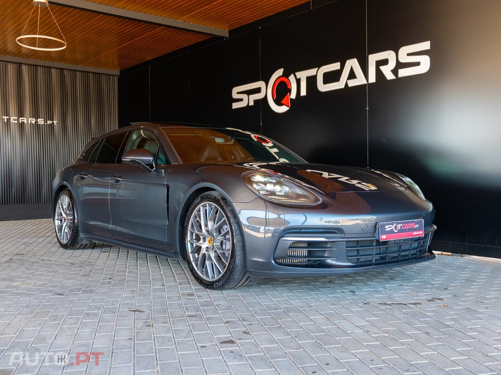 Porsche Panamera 4 E-Hybrid