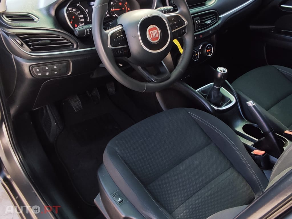 Fiat Tipo 1.3 M-Jet Lounge Tech
