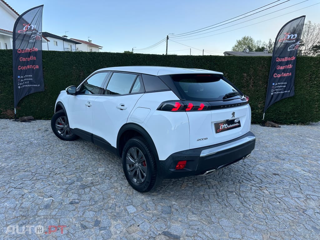 Peugeot 2008 1.2 PureTech Active EAT8