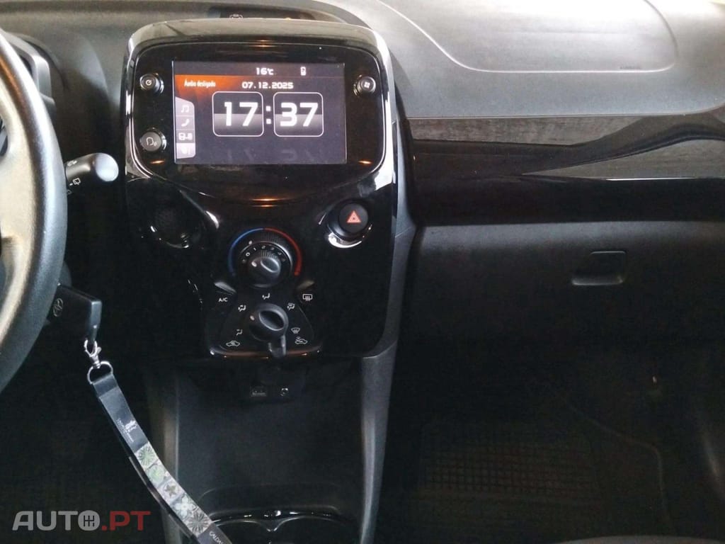 Toyota Aygo 1.0 VVti Exclusive Red