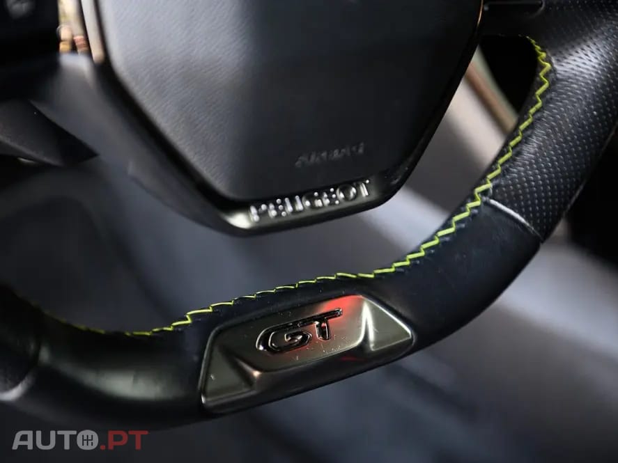 Peugeot E-2008 50 kWh GT Pack