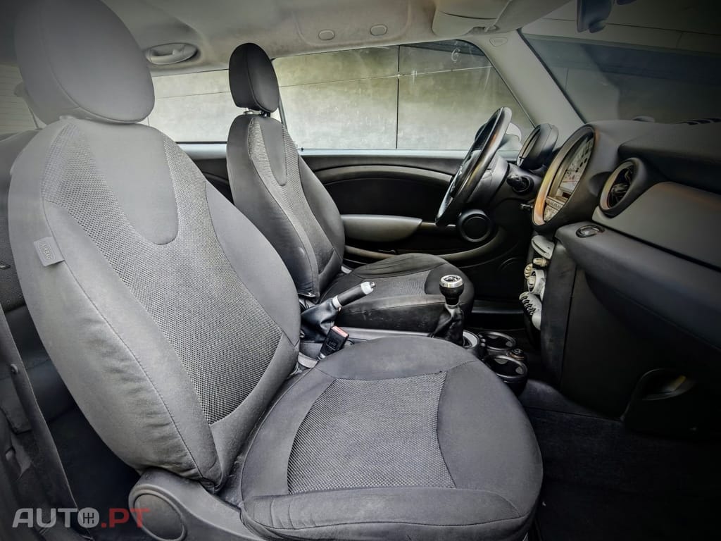 MINI Cooper Cooper D