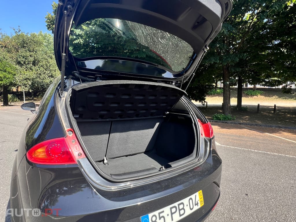 Seat Leon 1.6 TDi Ecomotive Reference