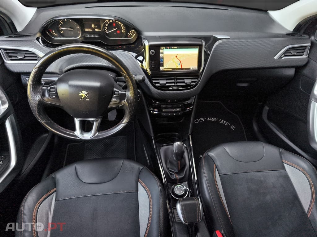 Peugeot 2008 1.2 PureTech Crossway