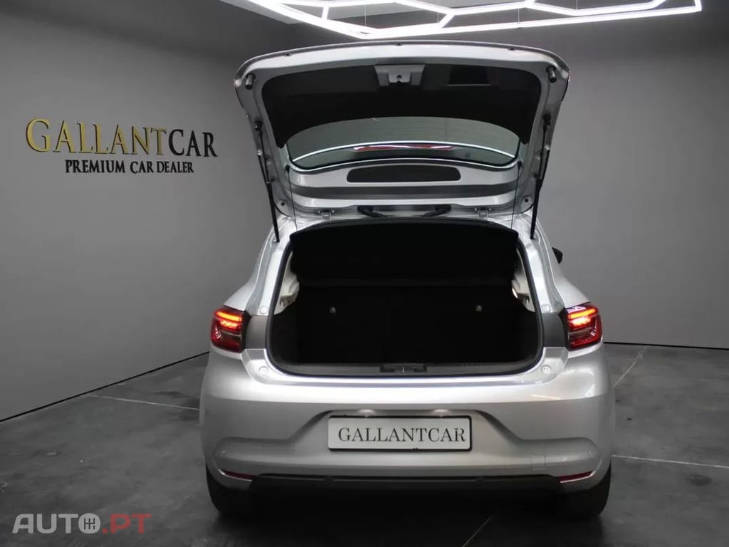 Renault Clio 1.6 E-Tech Intens