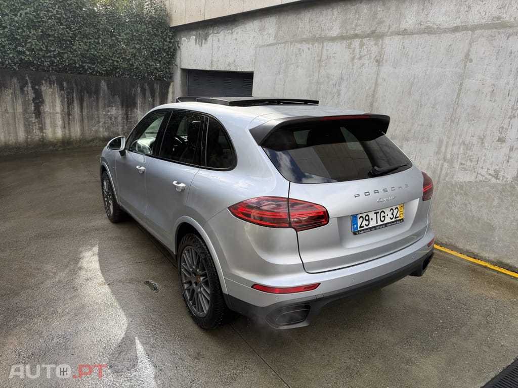 Porsche Cayenne Platinum Edition
