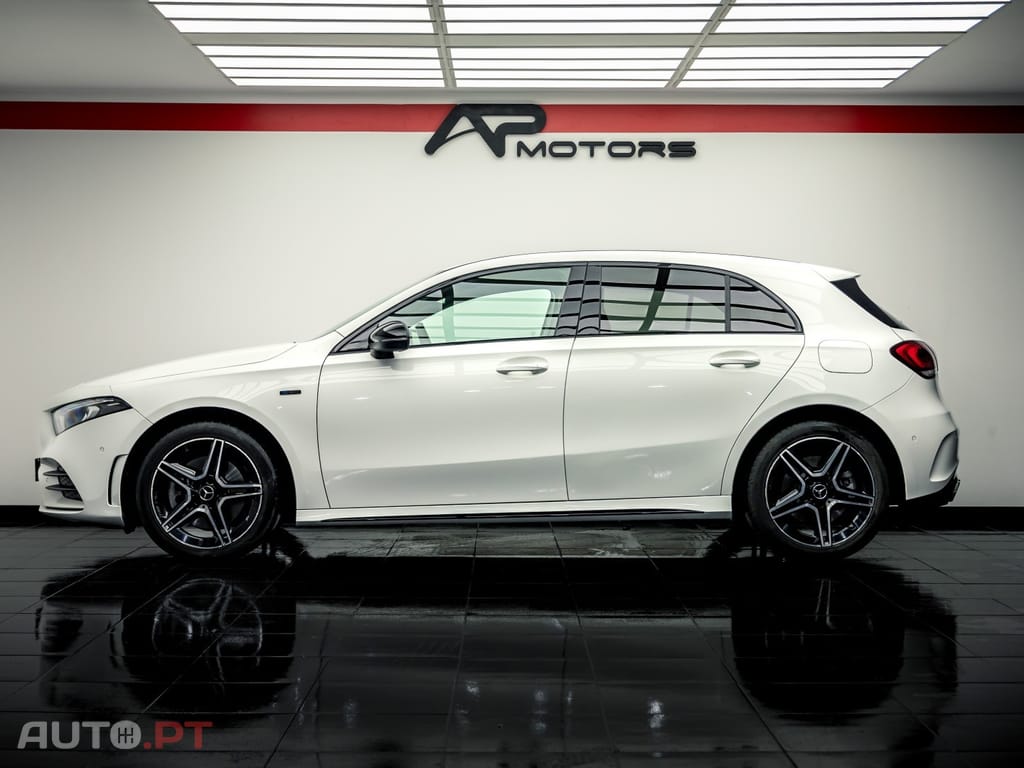 Mercedes-Benz A 250 e AMG Line