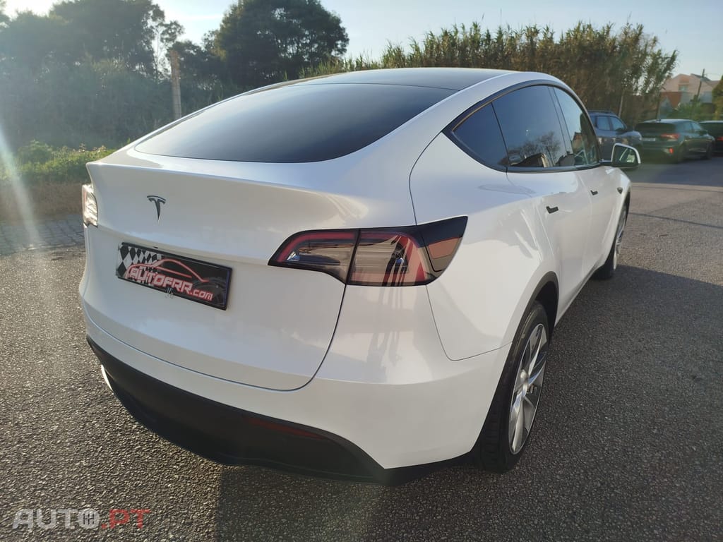Tesla Model Y RWD