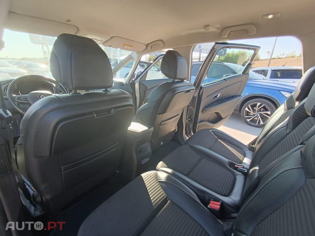 Renault Grand Scénic 1.7dCi Intens Hybrid Assist SS