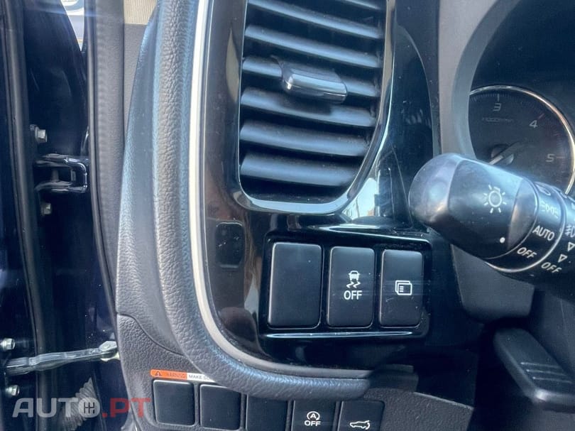 Mitsubishi Outlander 2.2 DI-D Instyle Navi