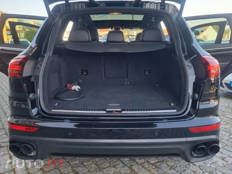 Porsche Cayenne S E-Hybrid