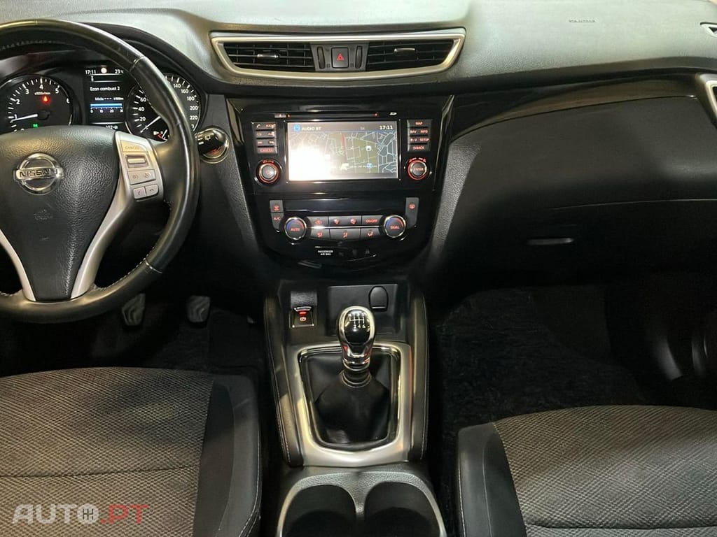 Nissan Qashqai 1.2 DIG-T N-Connecta 18