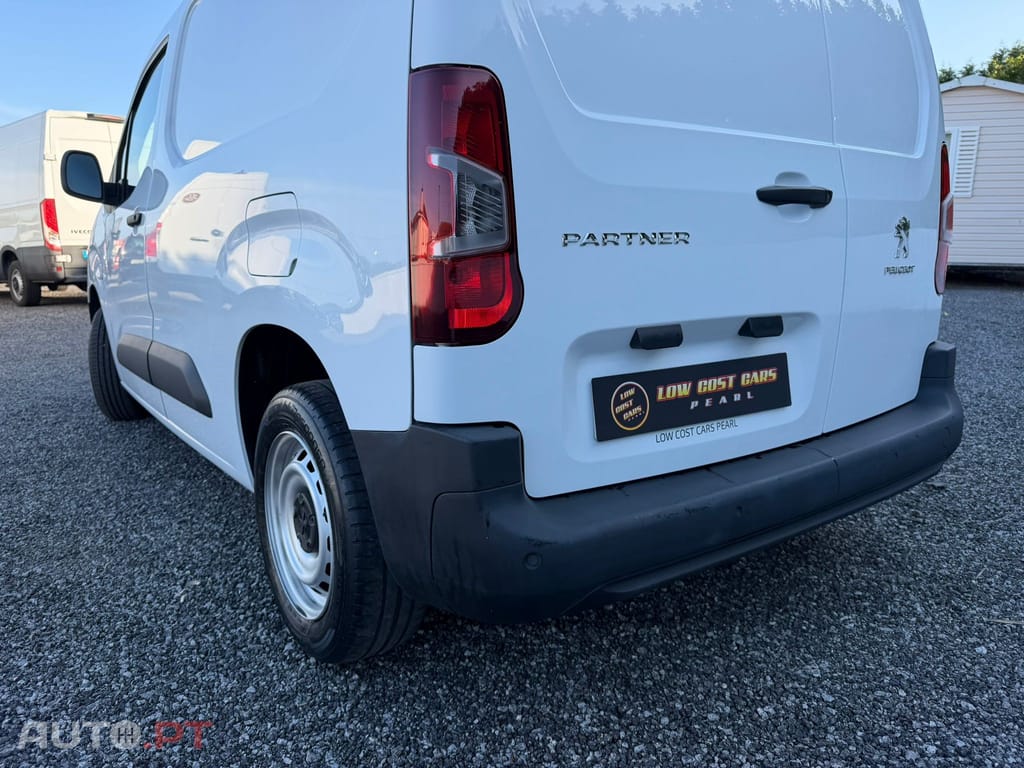 Peugeot Partner 1.5 BlueHDi Asphalt Standard