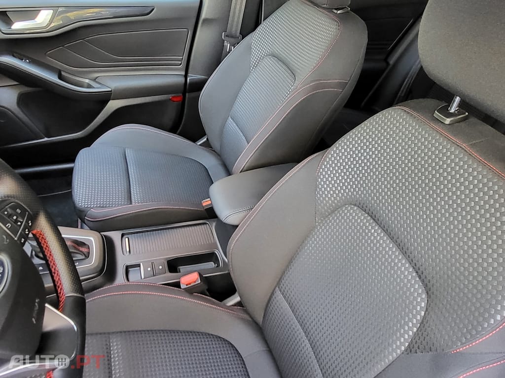 Ford Focus SW 1.0 EcoBoost MHEV ST-Line X Aut.