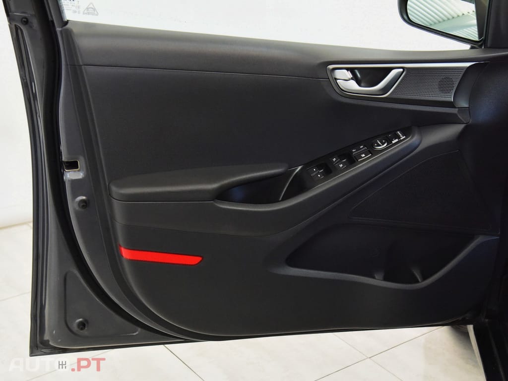 Hyundai Ioniq 1.6 GDI PHEV