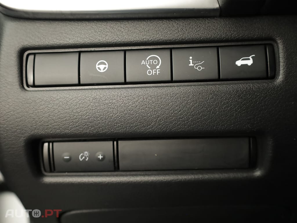 Nissan Qashqai Qashqai 1.3 DIG-T N-Connecta LED Xtronic