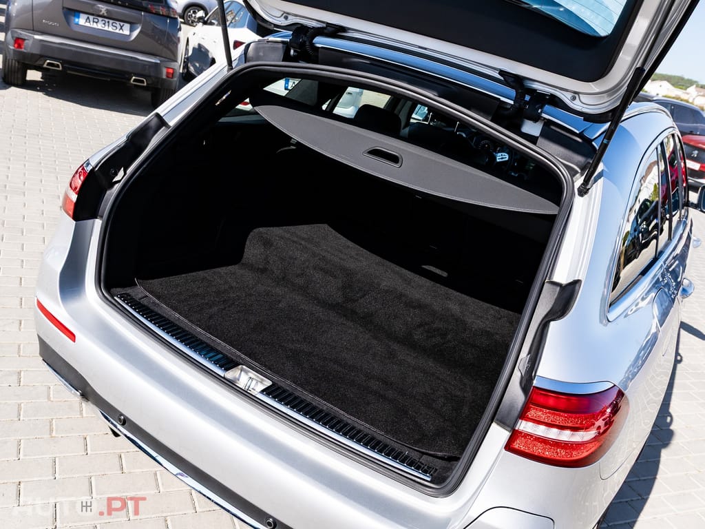 Mercedes-Benz E 300 de AMG Line