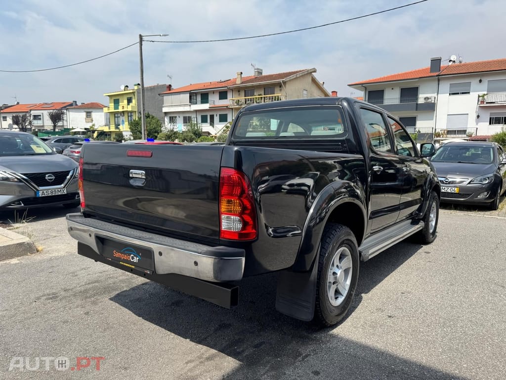 Toyota Hilux 2.5 D-4D CD Tracker