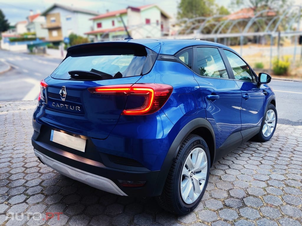 Renault Captur TCe 100 EXPERIENCE