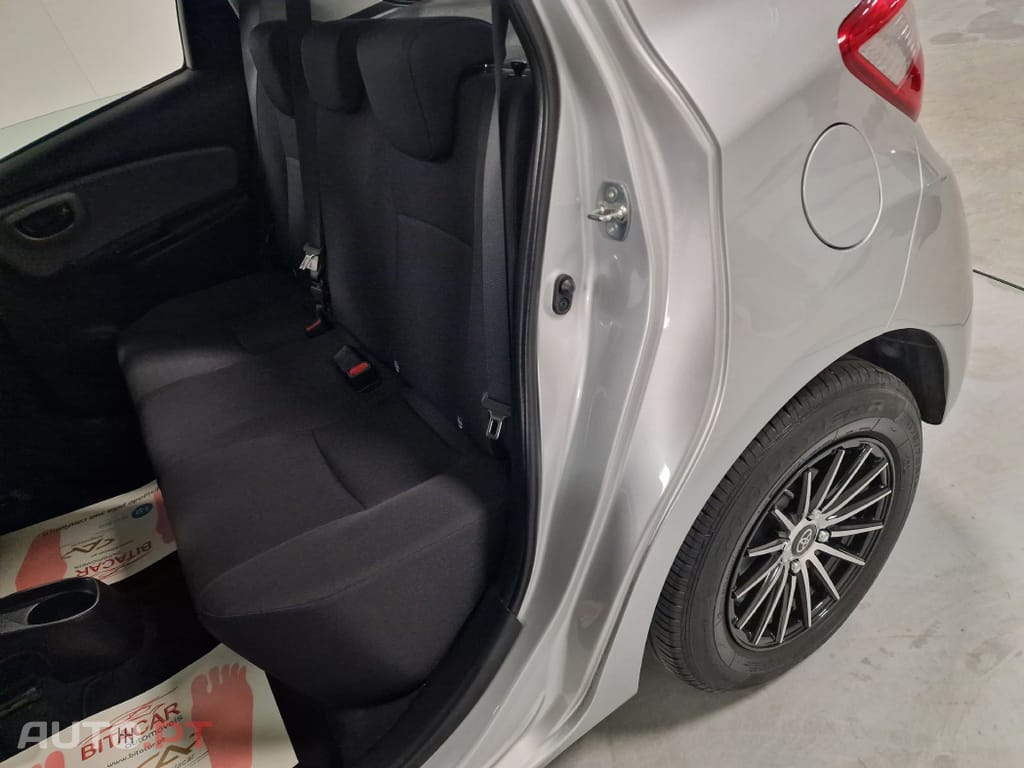 Toyota Yaris 1.0 VVT-I ACTIVE