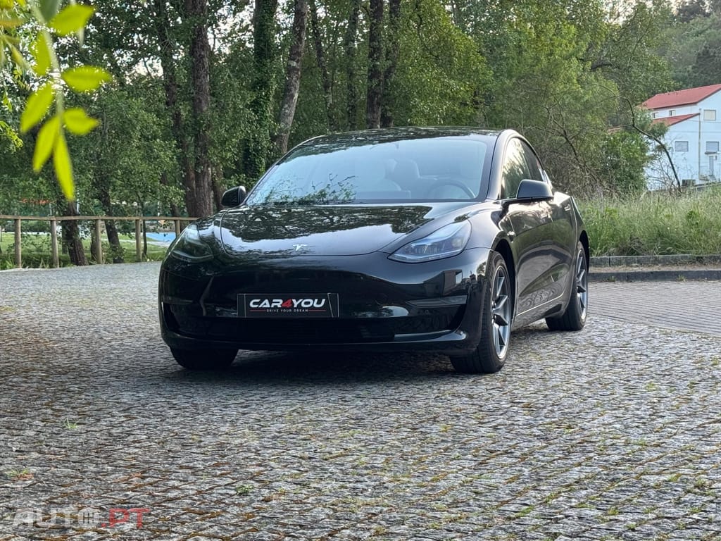 Tesla Model 3 Long-Range Dual Motor AWD