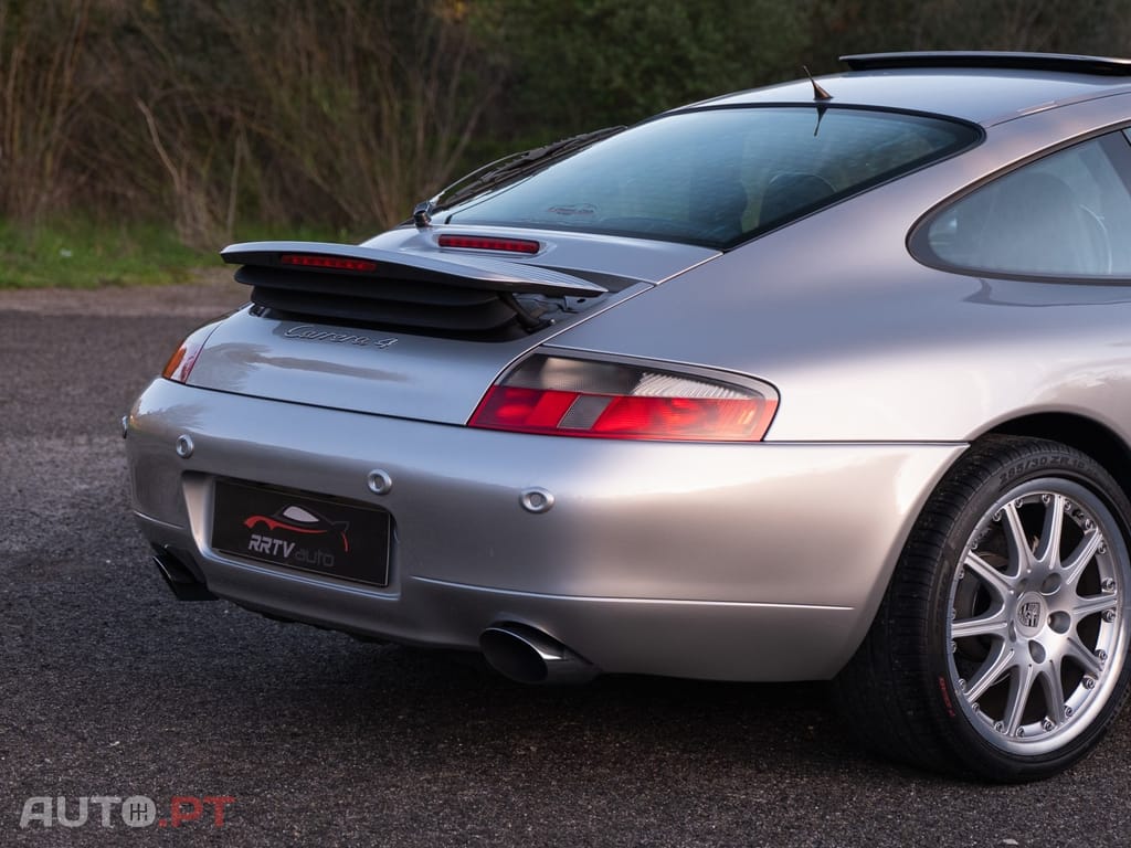 Porsche 996 Carrera 4 Coupé