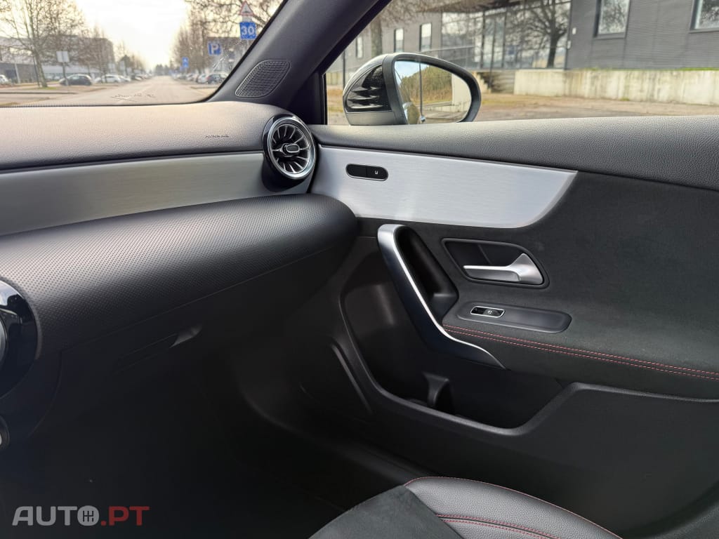 Mercedes-Benz A 250 e AMG Line