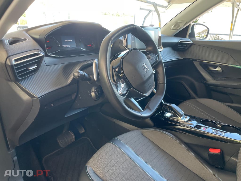 Peugeot 2008 1.2 PureTech Allure Pack EAT8